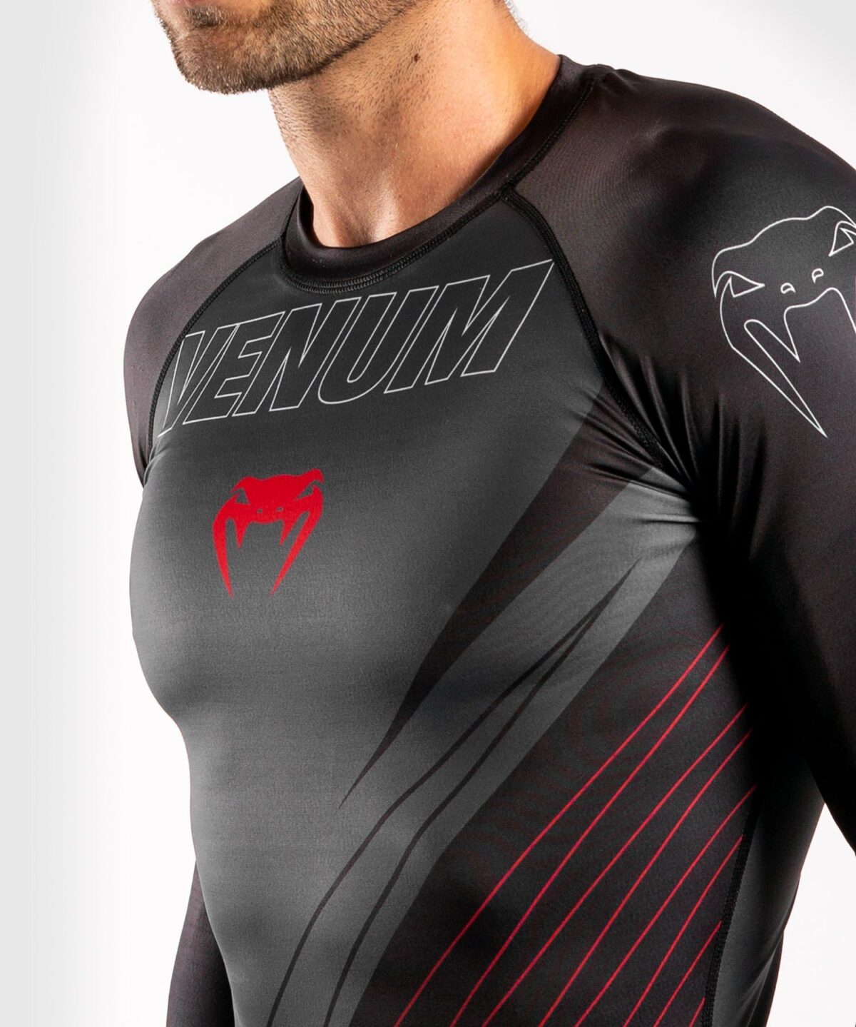 VENUM CONTENDER 5.0 RASHGUARD - SHORT SLEEVES - BLACK/RED - Image 3