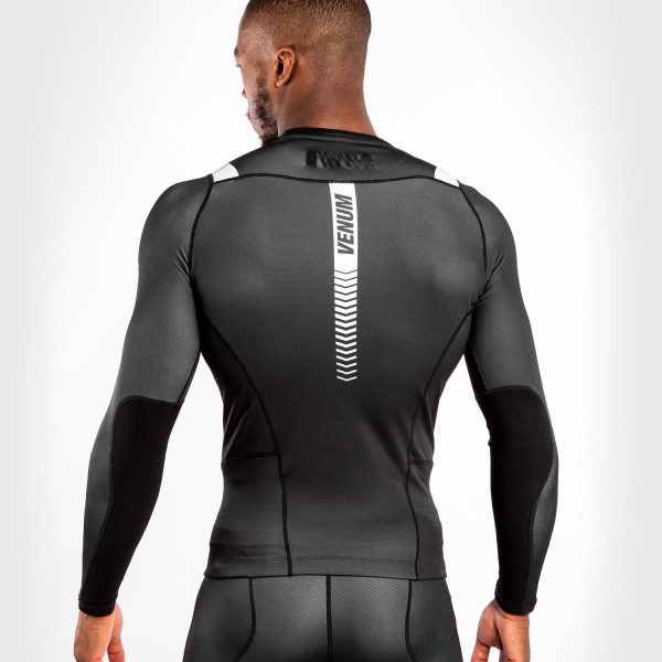 VENUM NOGI 3.0 RASHGUARD - LONG SLEEVES - BLACK/WHITE