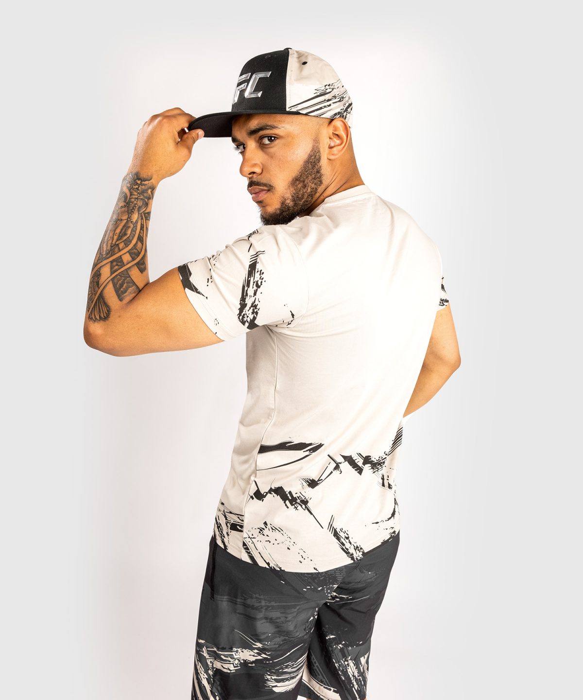 UFC VENUM AUTHENTIC FIGHT WEEK 2.0 T-SHIRT SAND - Image 3
