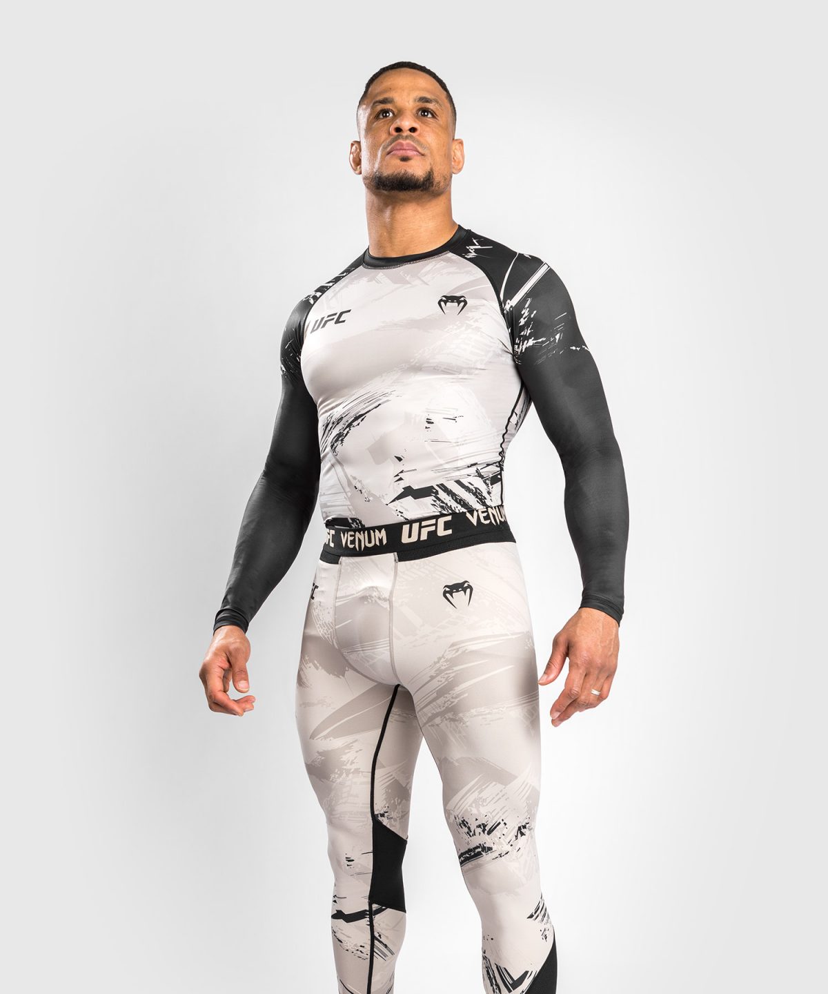 UFC VENUM AUTHENTIC FIGHT WEEK 2.0 LONG SLEEVE RASHGUARD - BLACK & SAND - Image 4
