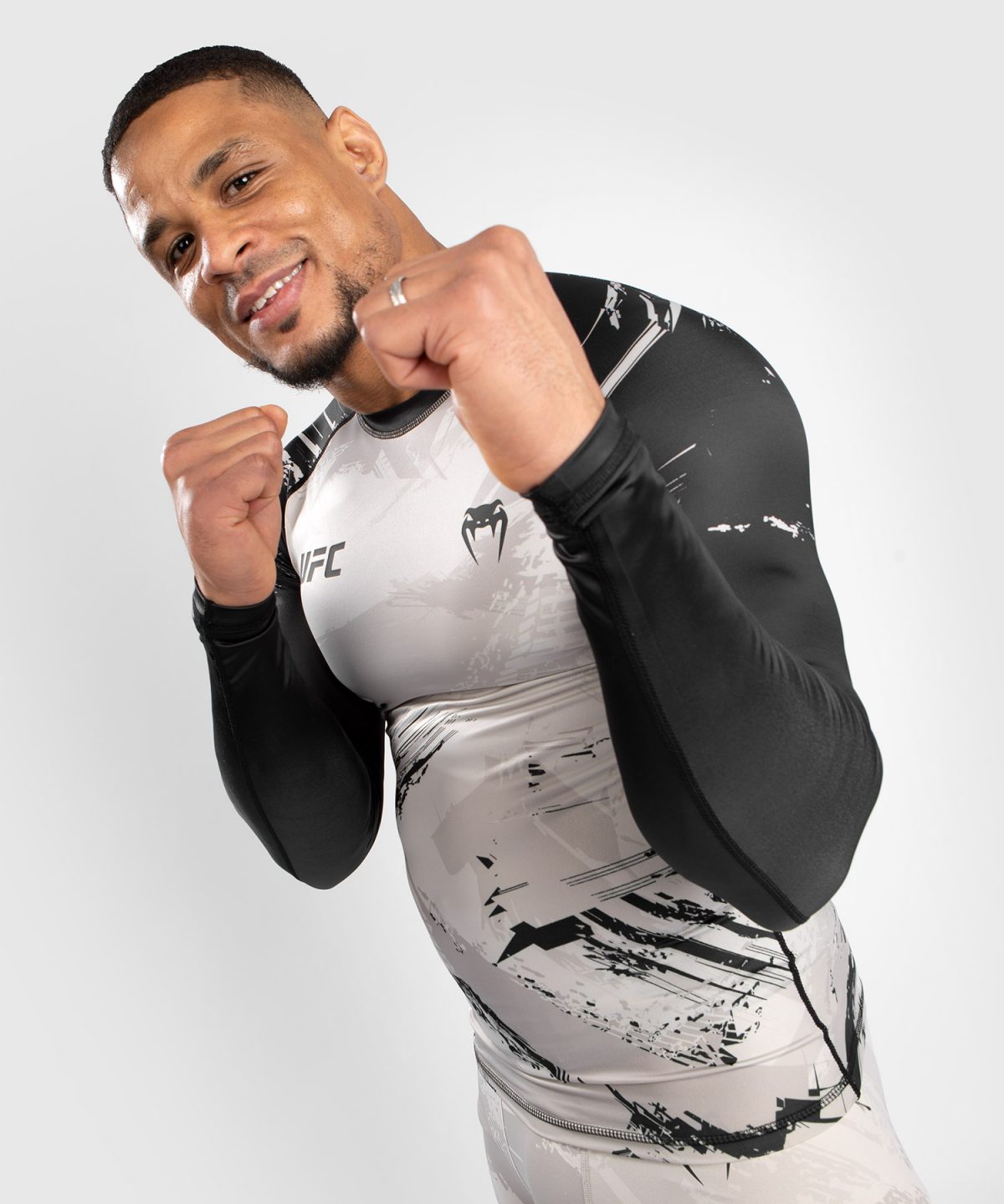 UFC VENUM AUTHENTIC FIGHT WEEK 2.0 LONG SLEEVE RASHGUARD - BLACK & SAND - Image 5