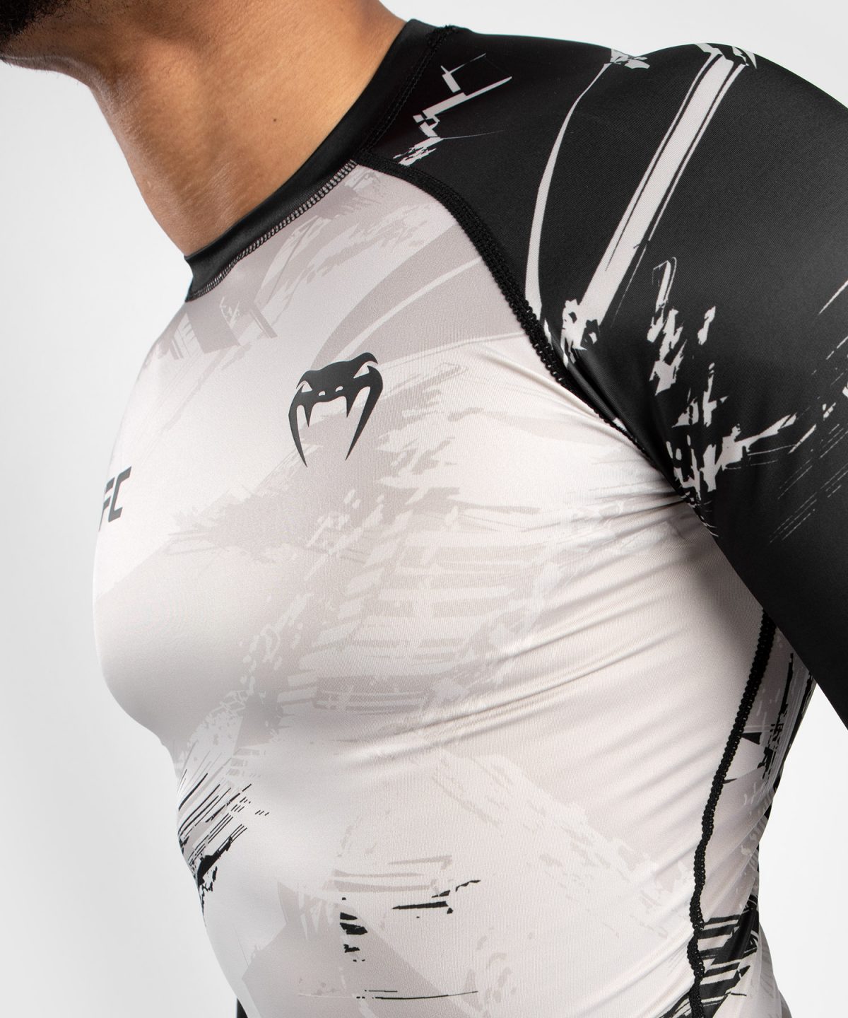 UFC VENUM AUTHENTIC FIGHT WEEK 2.0 LONG SLEEVE RASHGUARD - BLACK & SAND - Image 6