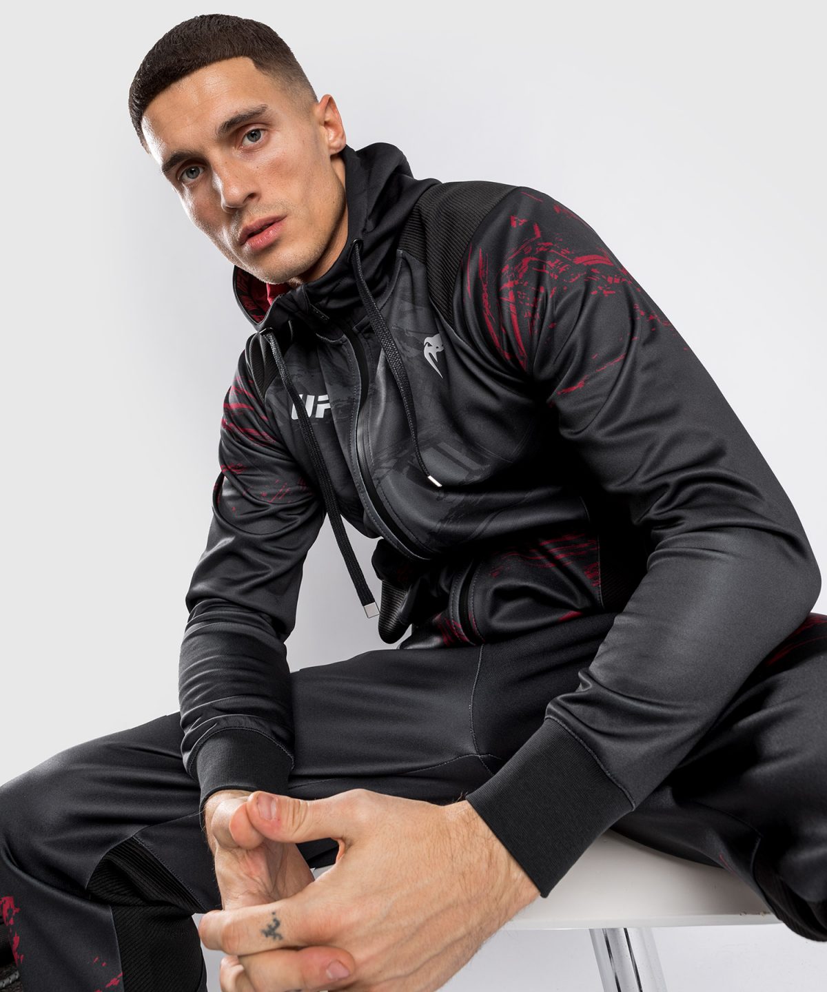 UFC VENUM AUTHENTIC FIGHT WEEK MEN’S 2.0 ZIPPED HOODIE - BLACK/RED - Image 3