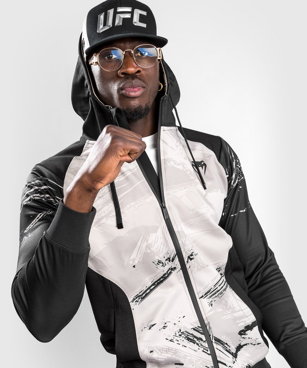UFC VENUM AUTHENTIC FIGHT WEEK MEN’S 2.0 ZIPPED HOODIE - SAND - Image 2