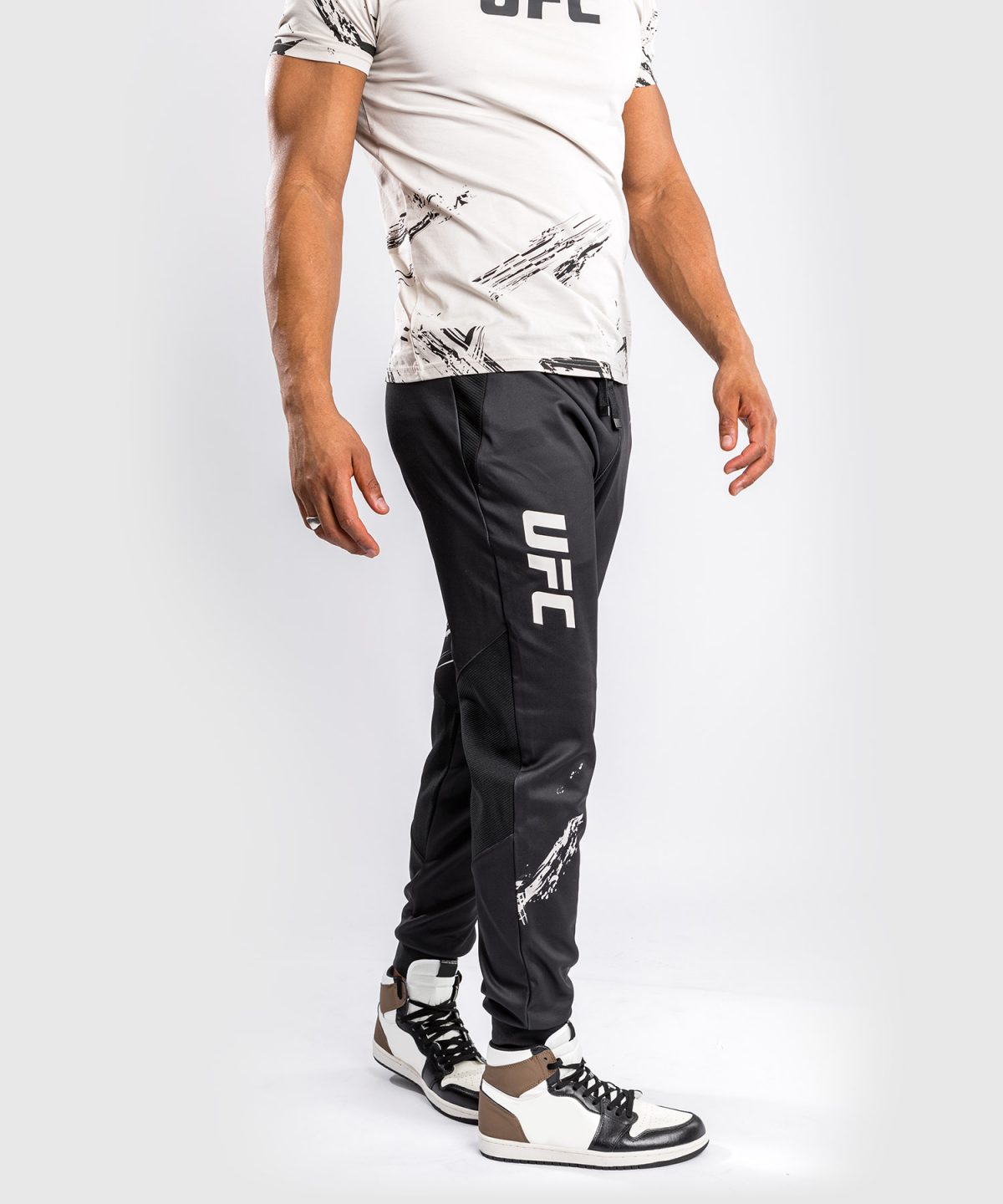 UFC VENUM AUTHENTIC FIGHT WEEK 2.0 SWEATPANTS - BLACK/SAND - Image 4