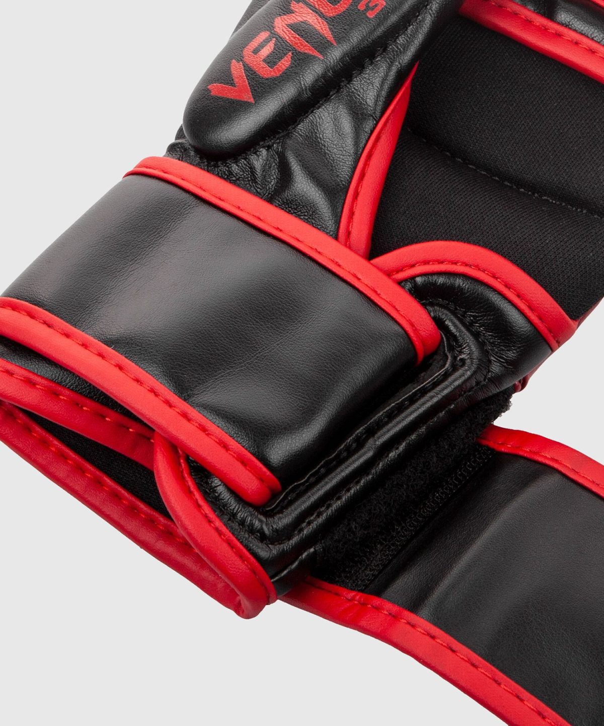 Sparring Gloves Venum Challenger 3.0 - Black/Red - Image 2