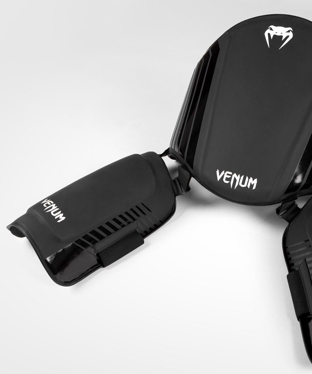 de1e70bb5f0a16251ce85336ef6278afe681b0dc_CHALLENGER_BELLY_AND_LEGS_PROTECTOR_BLACK_2 VENUM CHALLENGER BELLY AND LEGS PROTECTOR - BLACK/WHITE - Image 5