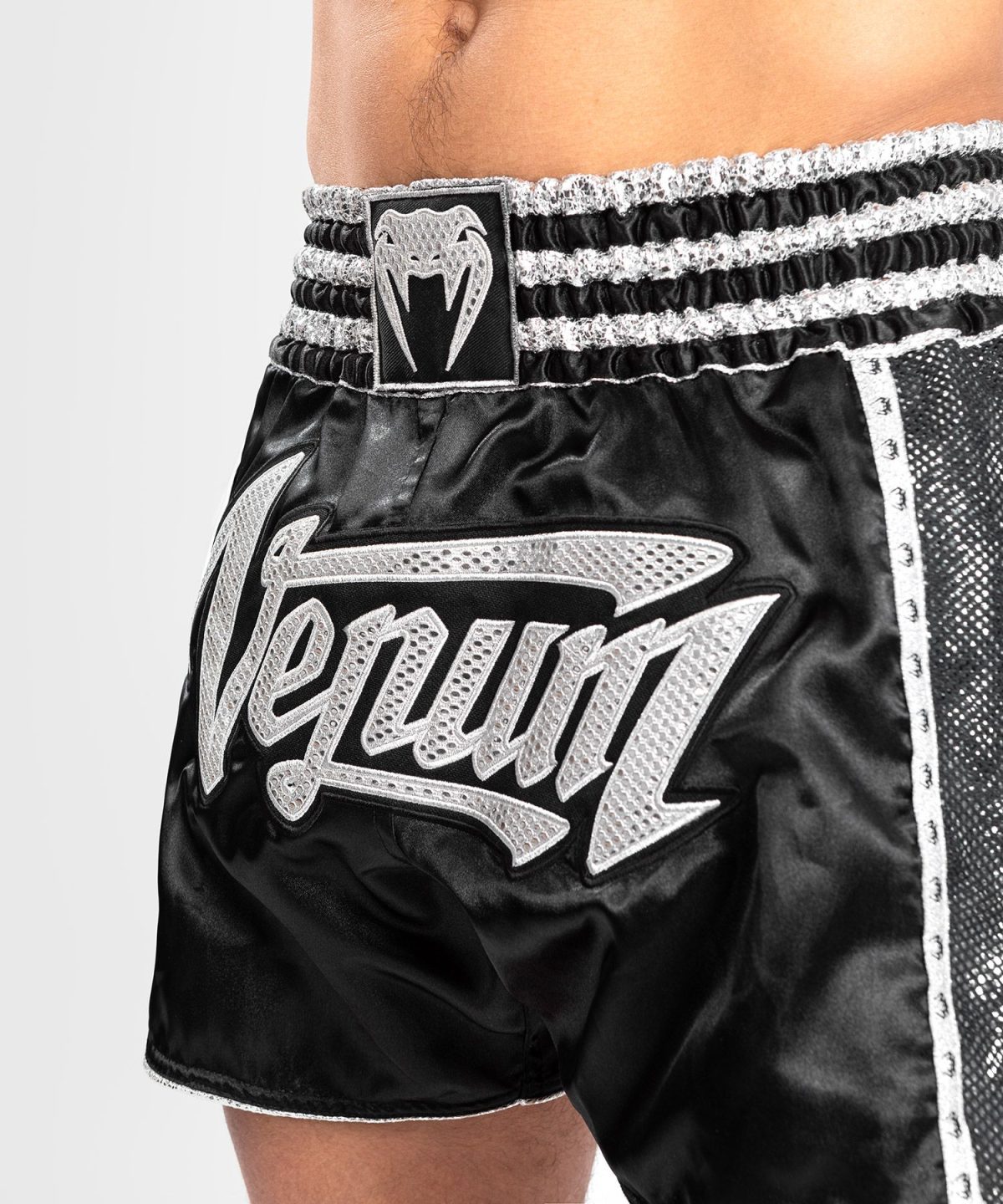 VENUM ABSOLUTE 2.0 MUAY THAI SHORTS - BLACK-SILVER05 VENUM ABSOLUTE 2.0 MUAY THAI SHORTS - BLACK/SILVER - Image 5