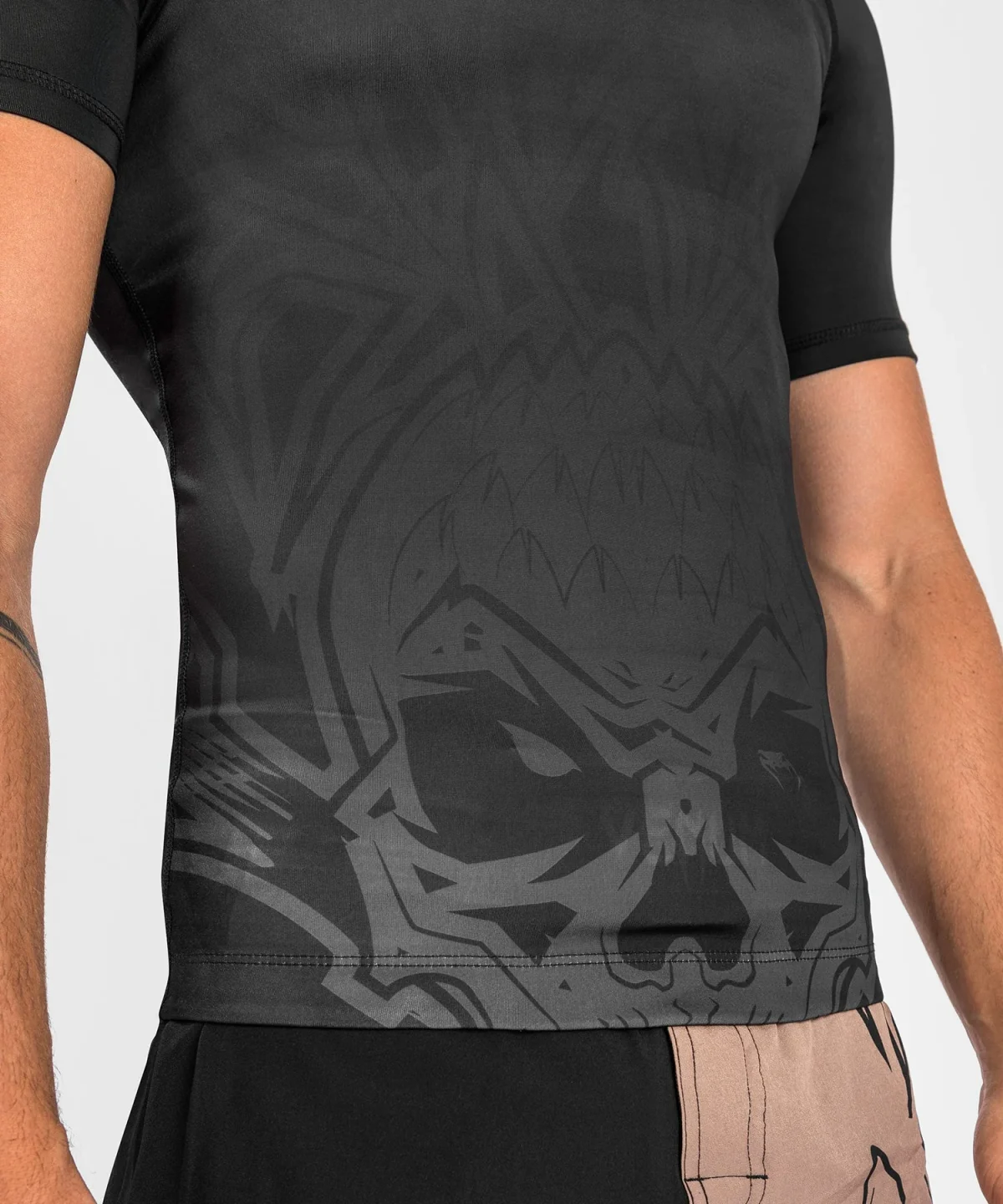 Venum Reorg Rashguard - Short Sleeves - Black - Image 2