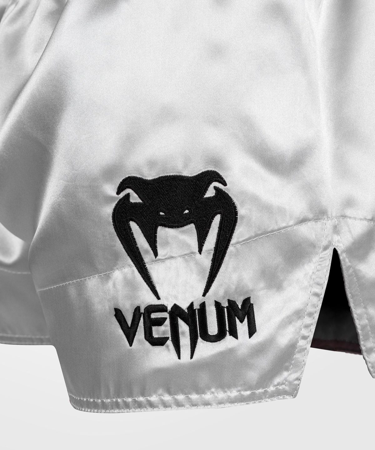 VENUM CLASSIC MUAY THAI SHORTS - SILVER/BLACK - Image 4