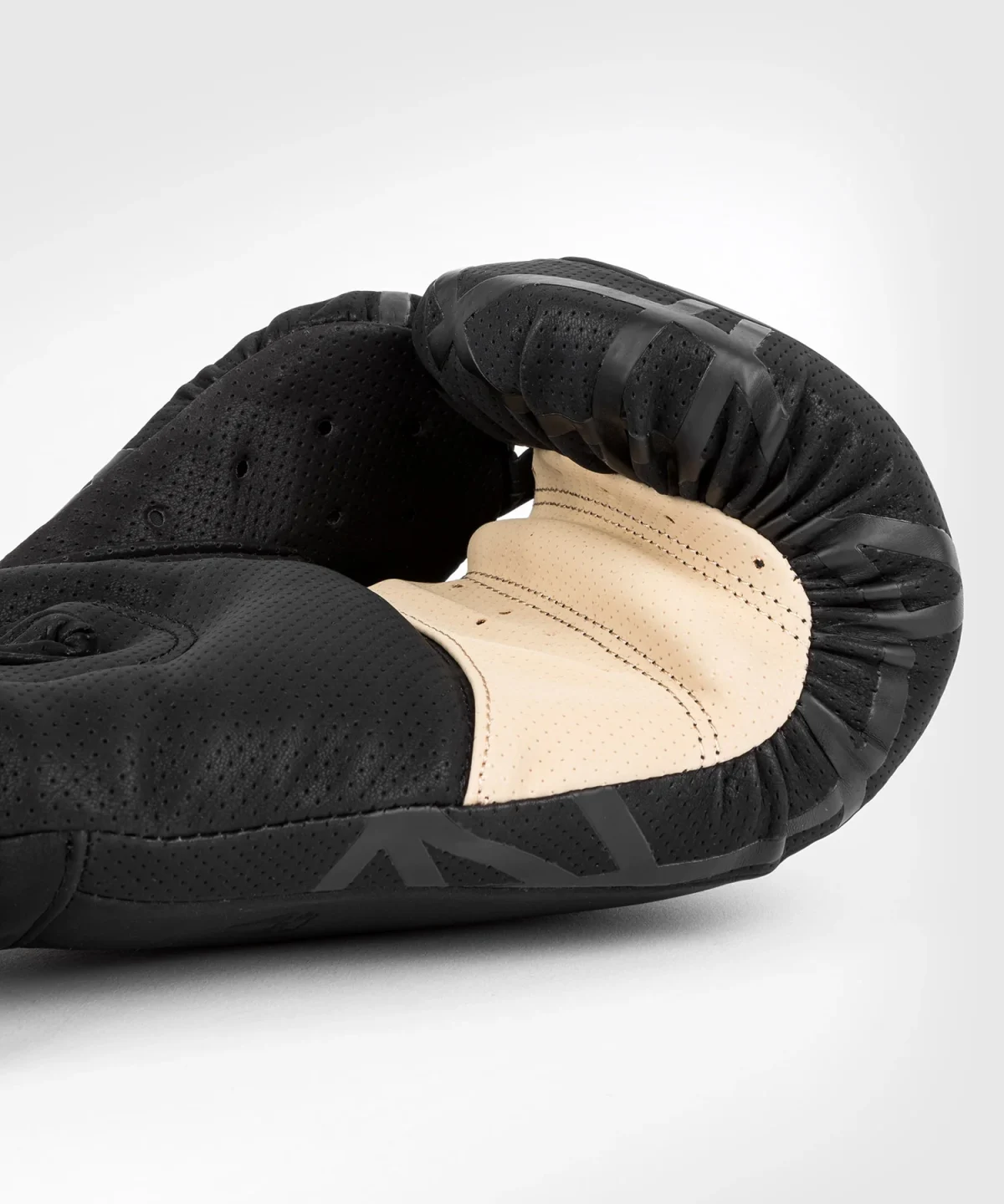 Venum Tecmo 2.0 Boxing Gloves - black - Image 2