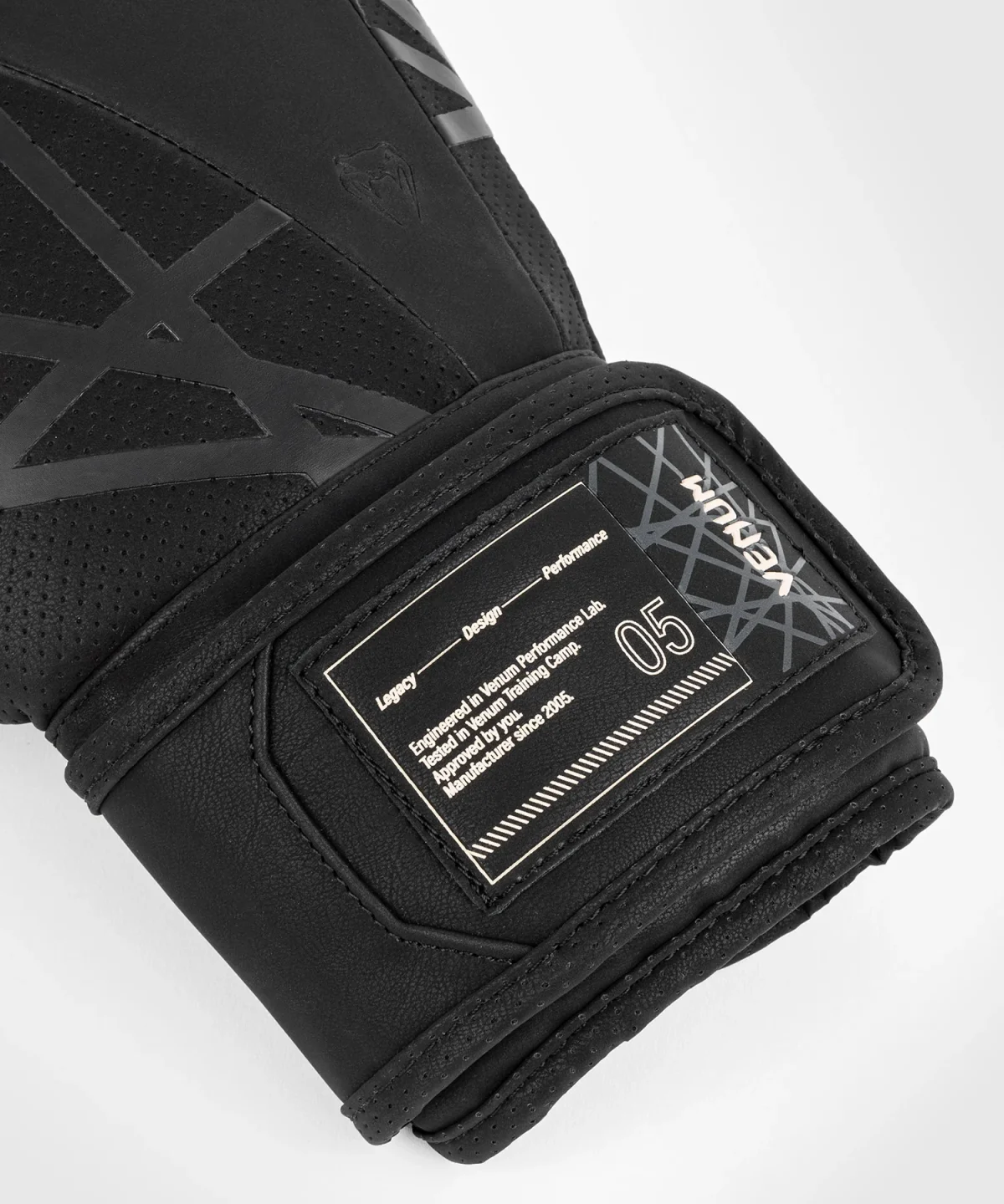 Venum Tecmo 2.0 Boxing Gloves - black - Image 4