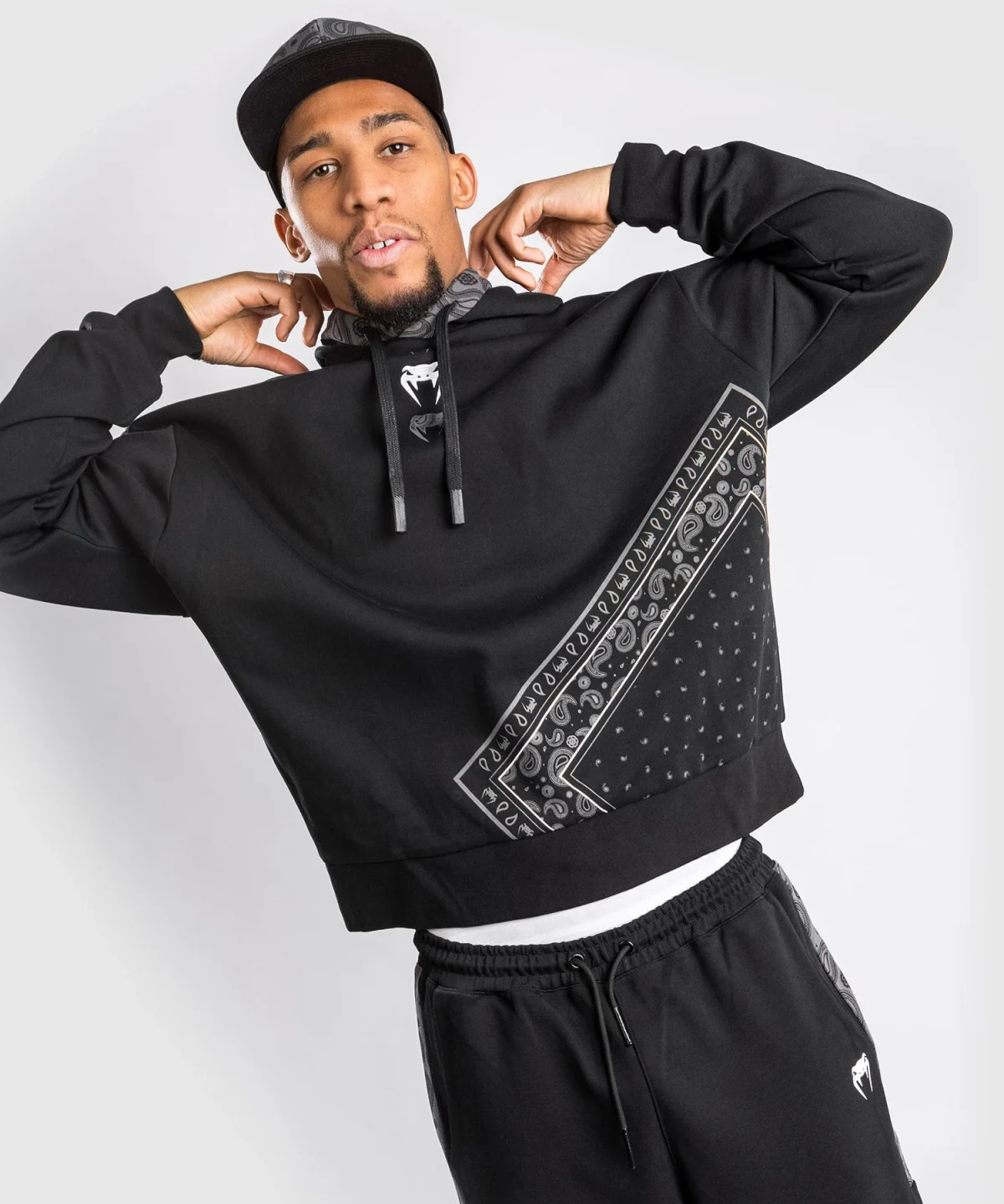 Venum Cali 34 XL Hoody - Oversize- Black - Image 6