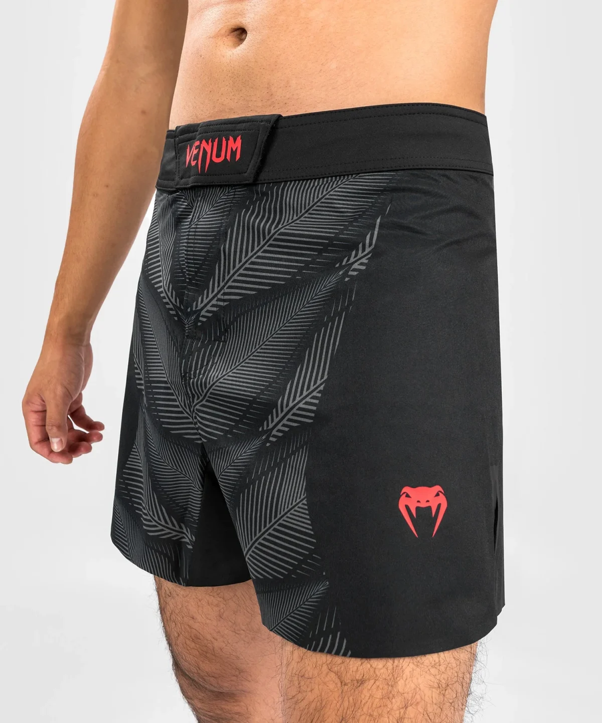 Venum Phantom Fightshorts - Black/Red - Image 5