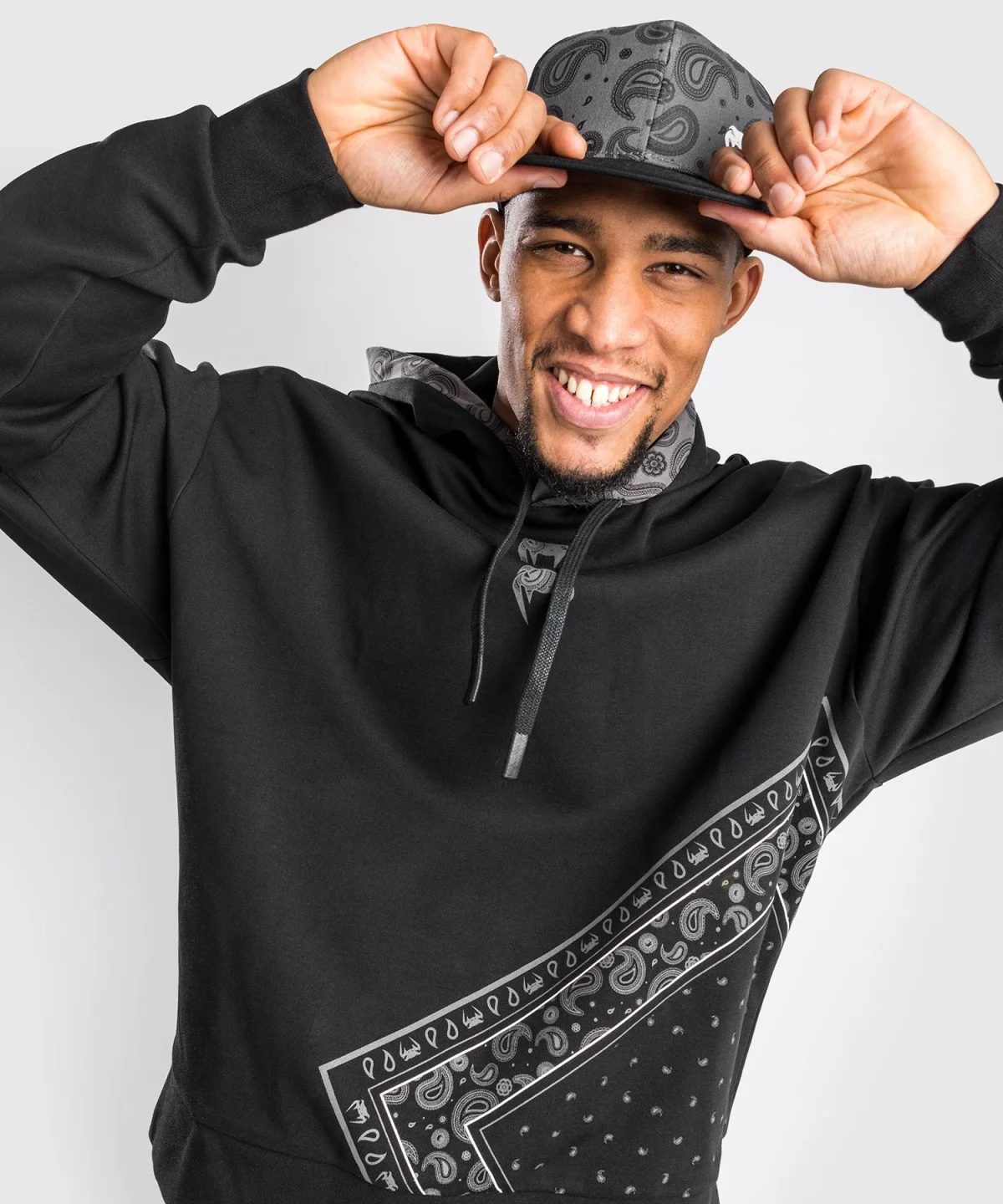 Venum Cali 34 XL Hoody - Oversize- Black - Image 5