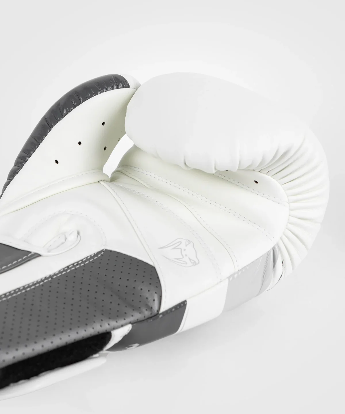 b_252F3_252F8_252F0_252Fb380e3d213afface80681ace5fa889df50018916_BG_ELITE_EVO_GREY_WHITE_5 Venum Elite Evo Boxing Gloves - Grey/White - Image 5