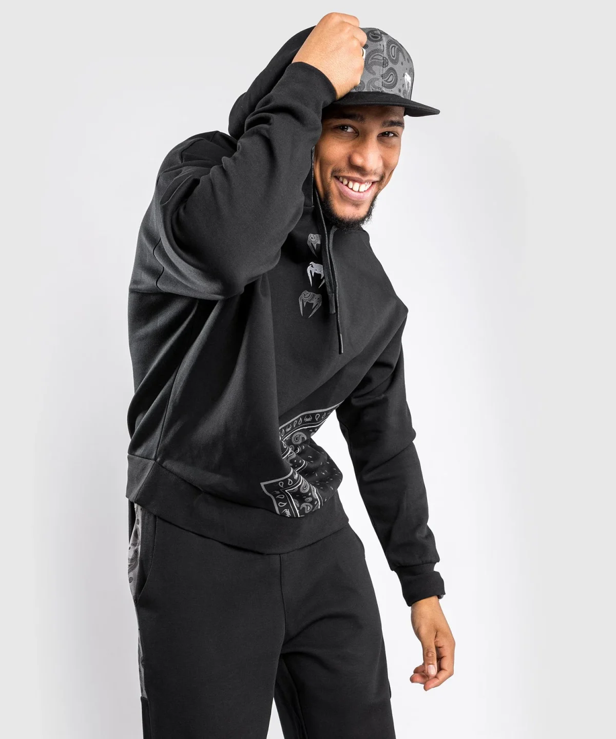 Venum Cali 34 XL Hoody - Oversize- Black - Image 3