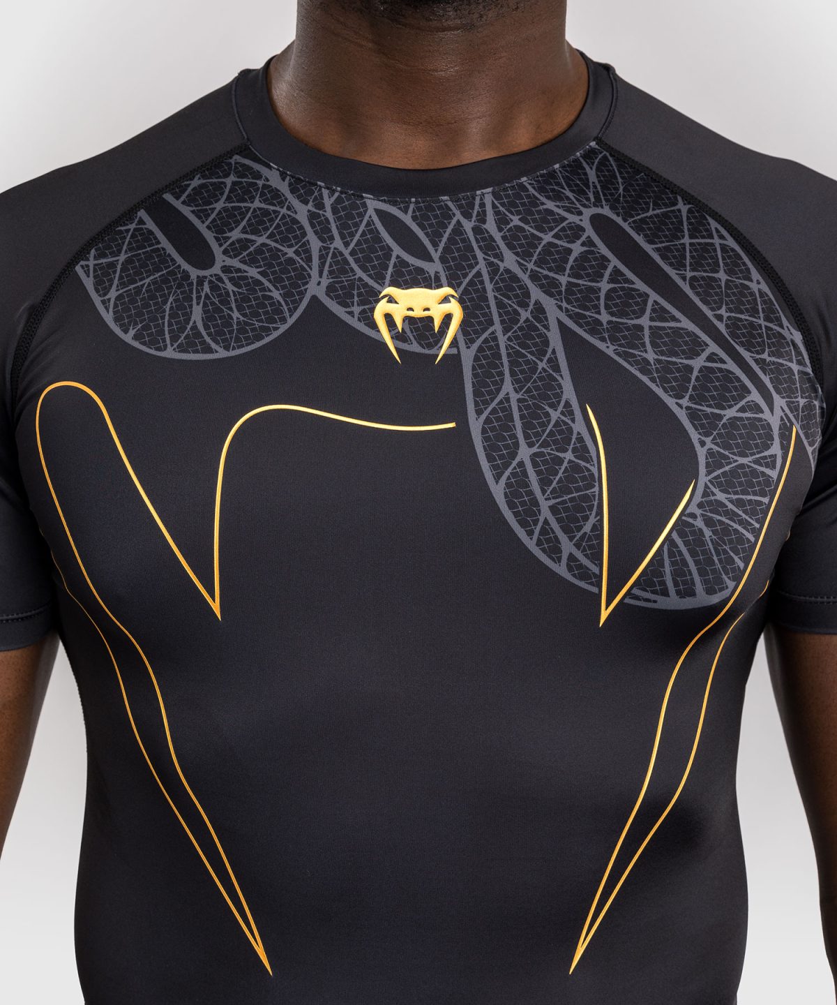 Venum Serpenti Rashguards Short Sleeves - Black/Silver/Gold - Image 5