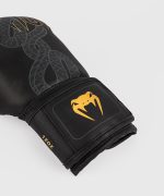 Venum Serpenti Boxing Gloves - Black/Silver/Gold - Image 3