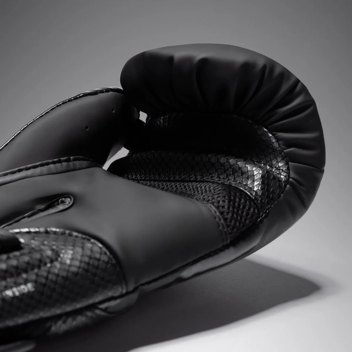Venum Challenger 4.0 Scales Boxing Gloves - Black - Image 3