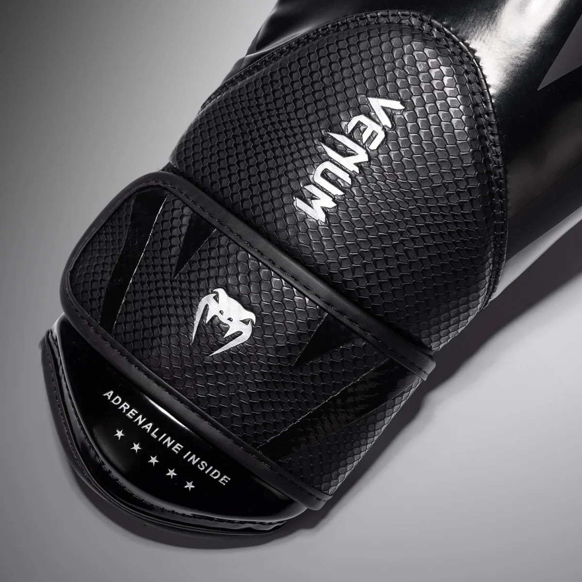 Venum Challenger 4.0 Scales Boxing Gloves - Black - Image 4